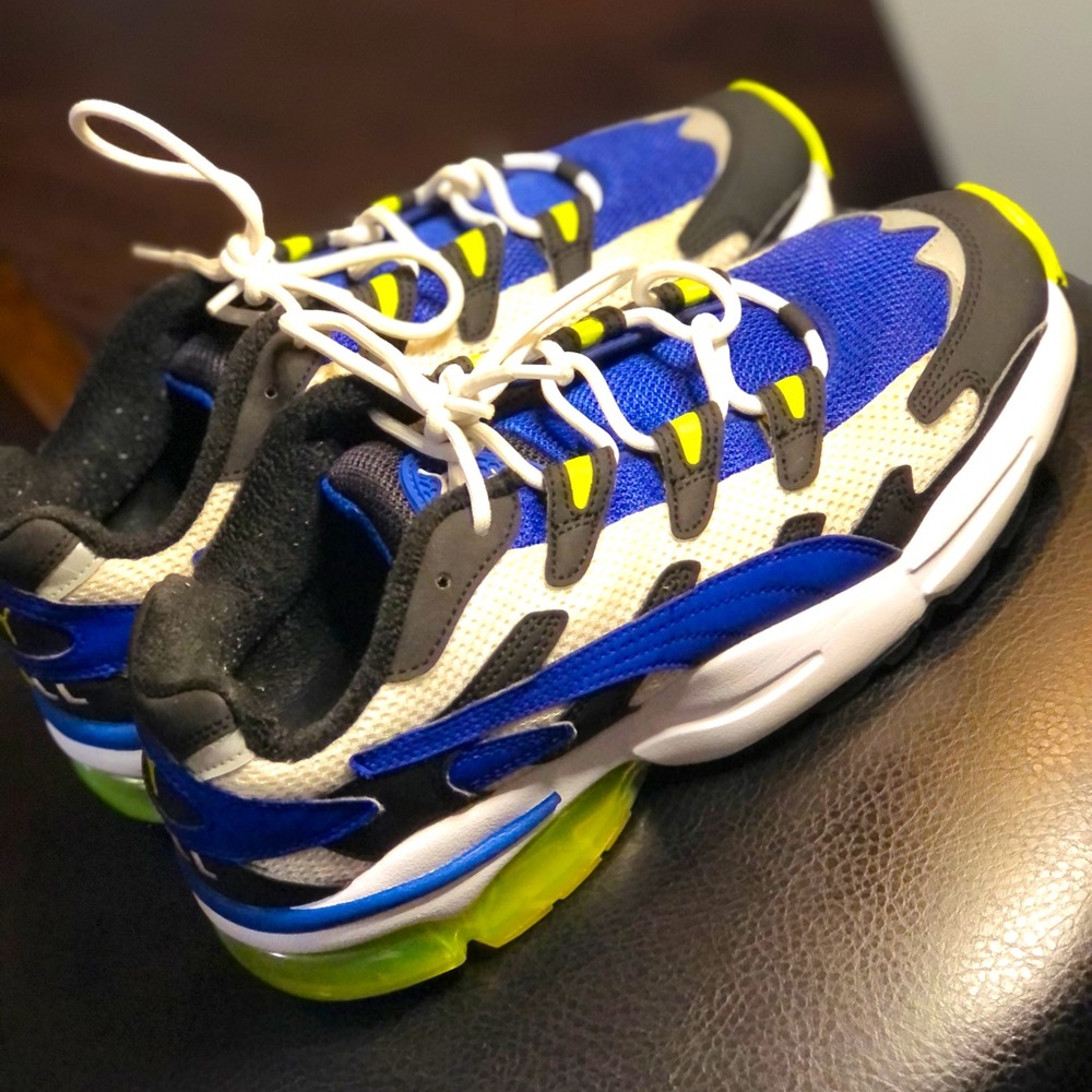 Amazing pair of puma cells size 9 spectacular color way GREAT CONDITION ‼️‼️